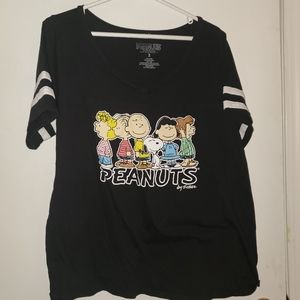 Size 2 Torrid Peanuts shirt